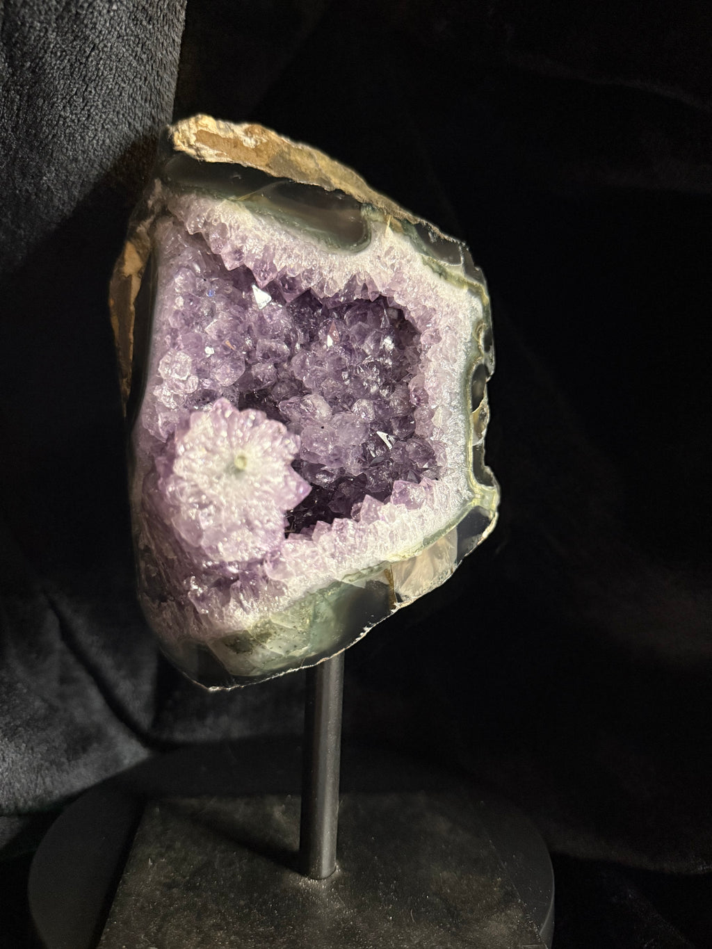 Amethyst Cluster on Stand / 1.165g