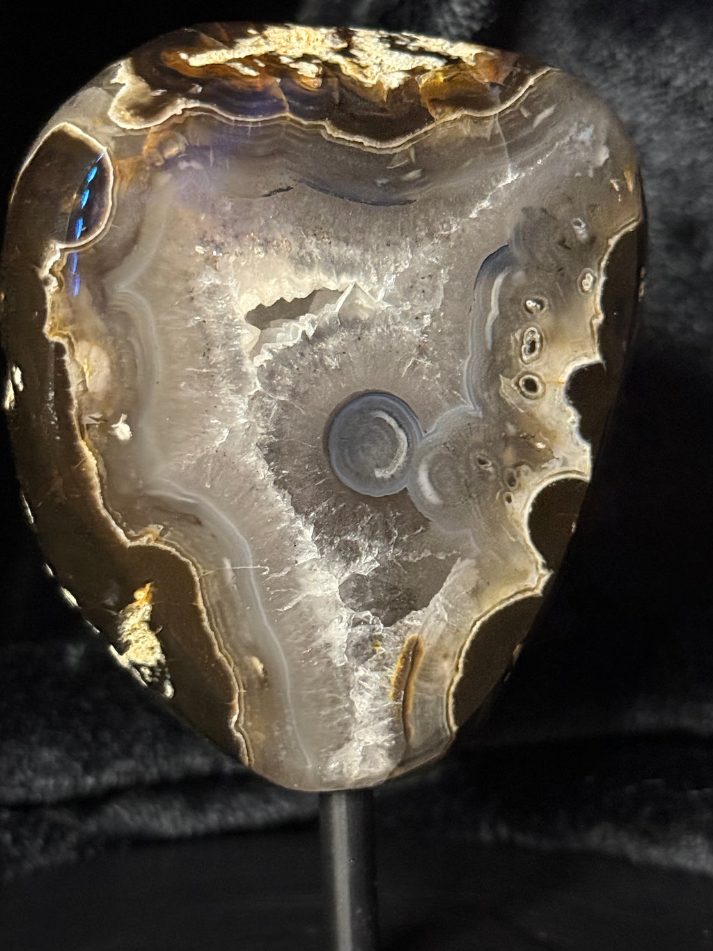 Polished Agate on Stand / 278g